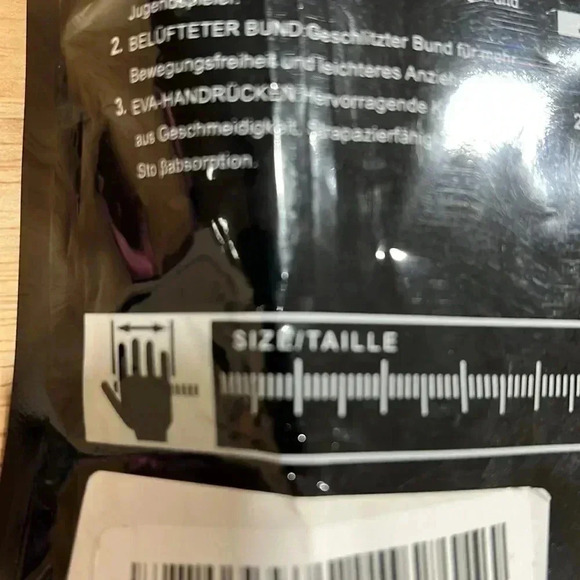 (19)NWT goal  keeper gloves - Picture 4 of 4